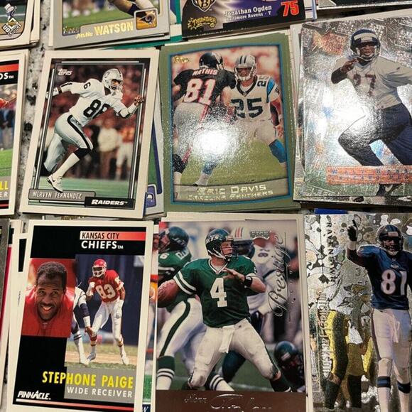 NFL FOOTBALL PLAYERS TRADING CARDS Collectible 80’s 90’s and 2000 LOT OF 190 - Picture 14 of 15